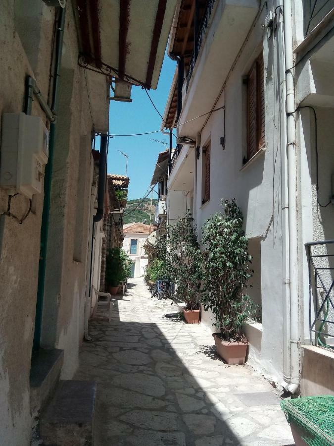 Nafpaktos Old Town Appartement Buitenkant foto