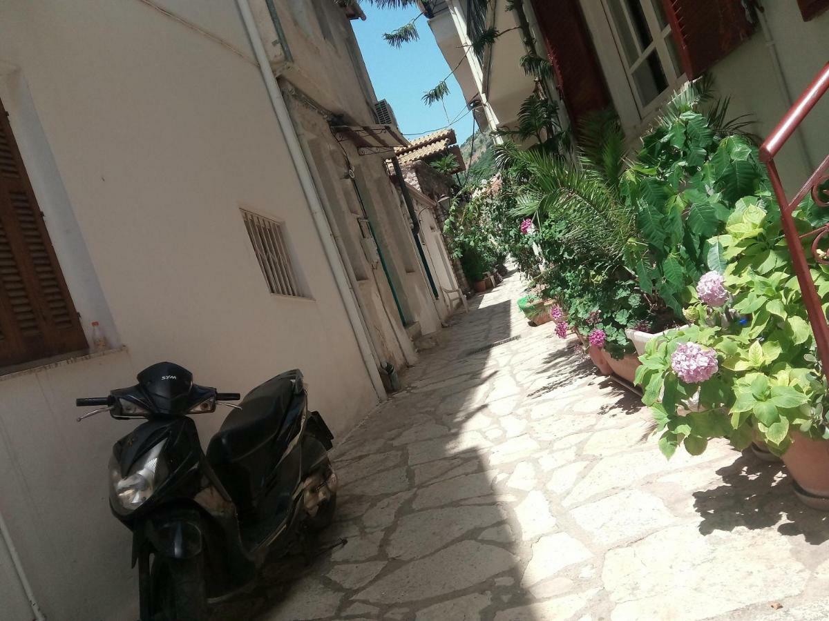 Nafpaktos Old Town Appartement Buitenkant foto